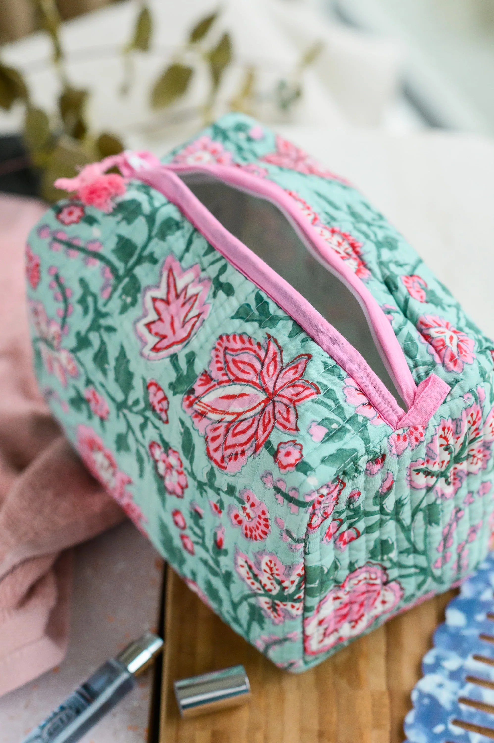 HOW TO MAKE YOUR OWN QUILTED TOILETRY BAG! PDF PATTERN RELEASE | MsRosieBea  - YouTube